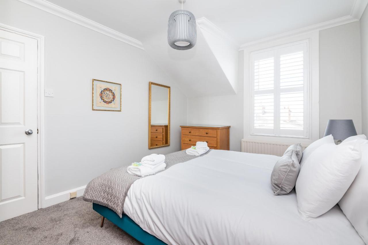 Elegant And Modern 5 Bed House I Pass The Keys Holiday home *