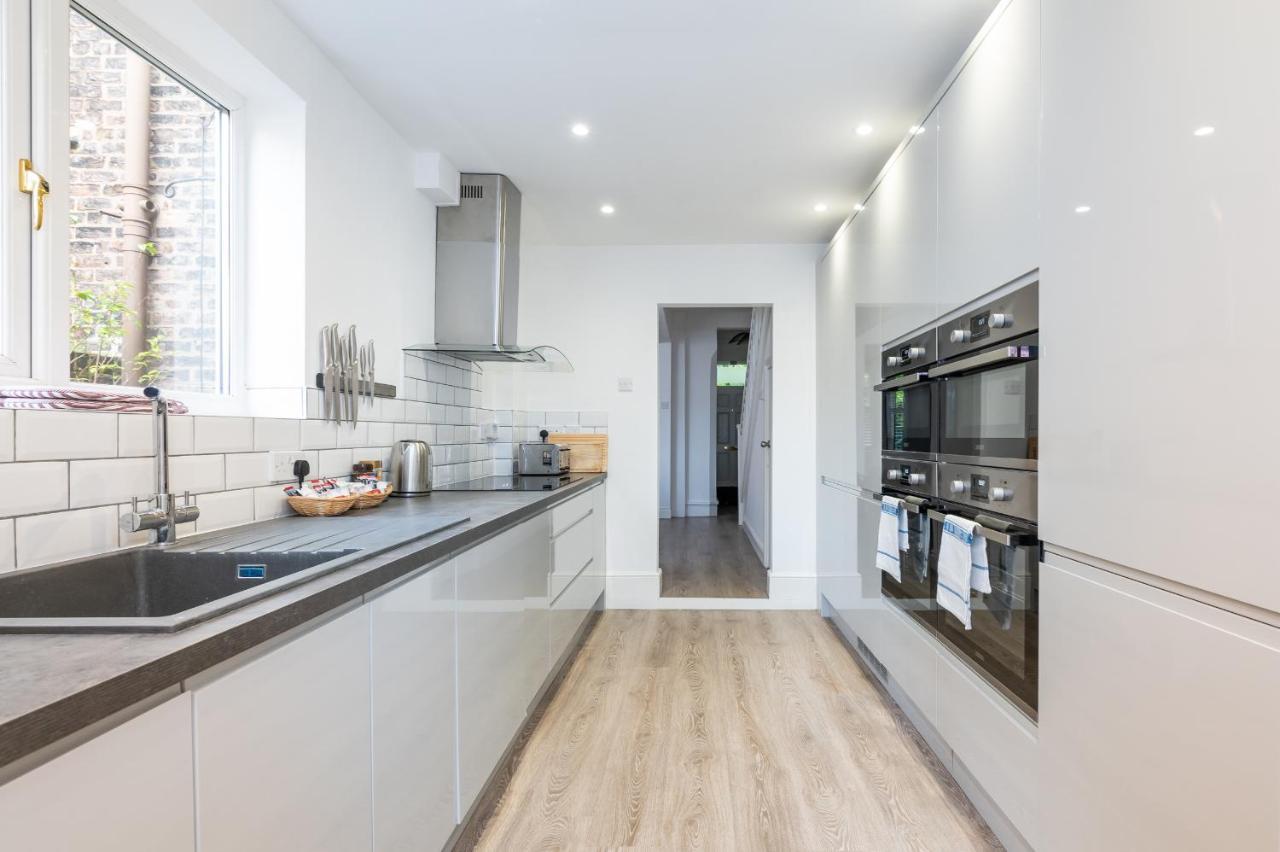 Holiday home Elegant And Modern 5 Bed House I Pass The Keys