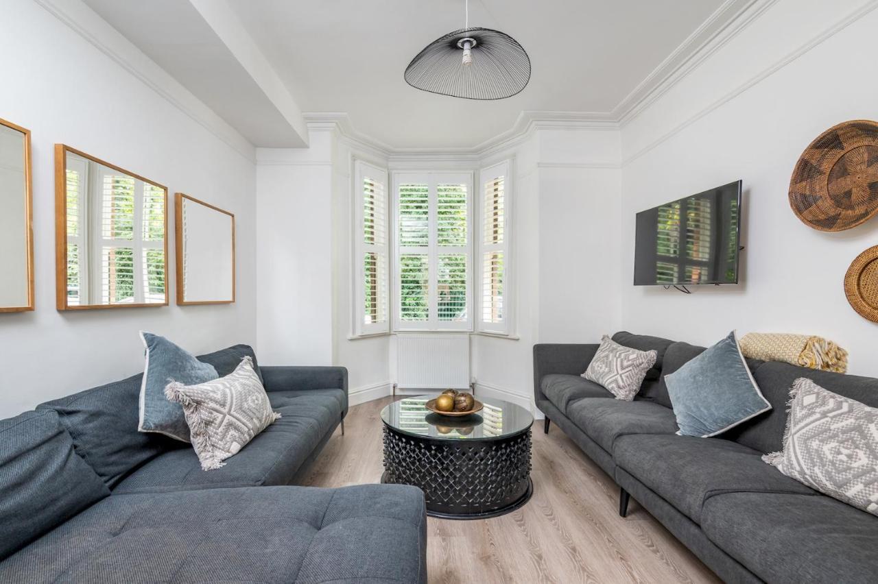 Elegant And Modern 5 Bed House I Pass The Keys Holiday home *