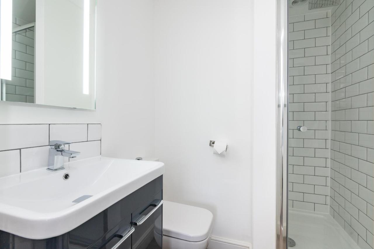 Elegant And Modern 5 Bed House I Pass The Keys * York