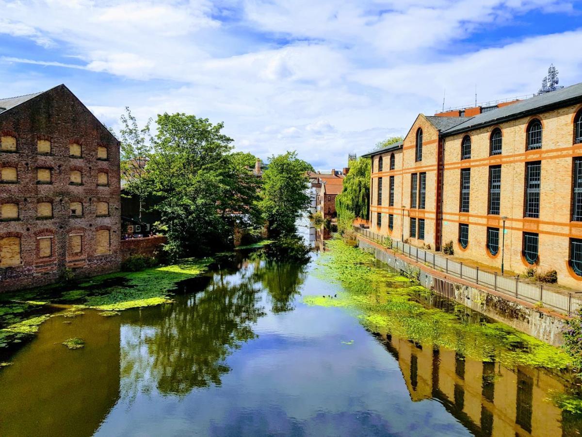 Cocoa River - Two Bed, Two Bath With Allocated Parking Apartment *