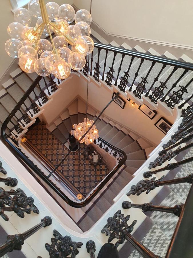 6 Rowntree House