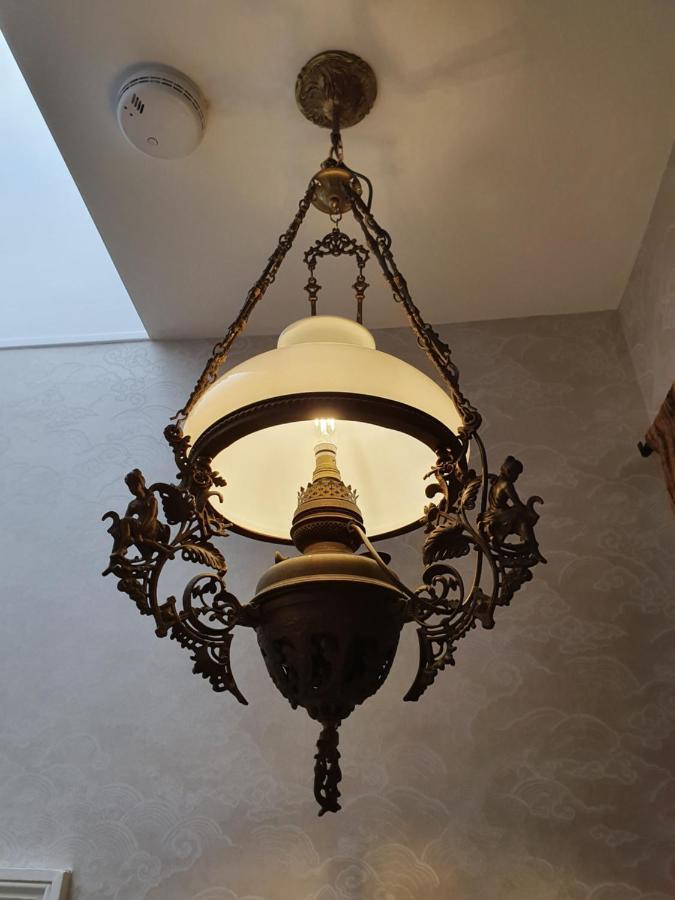 6 Rowntree House Apartment *