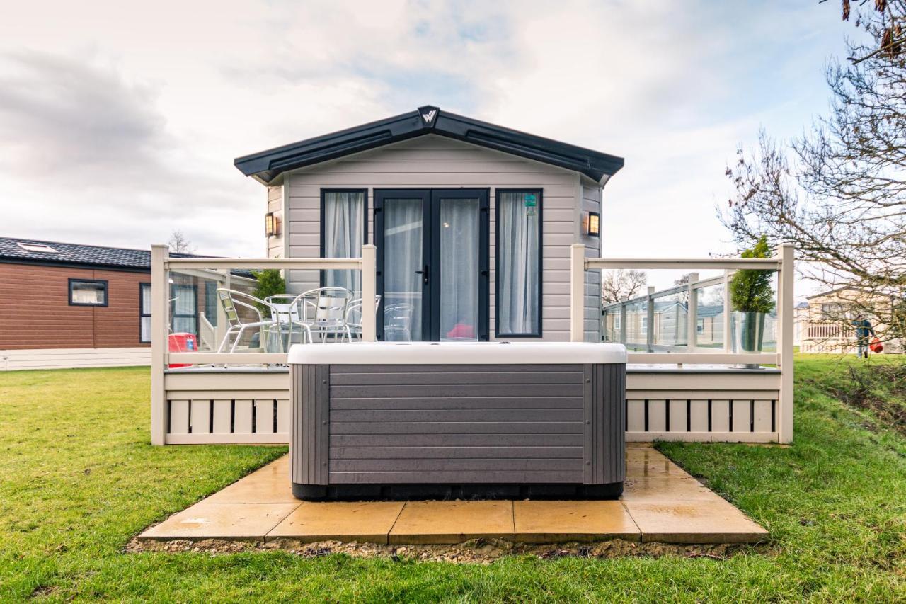 Hidden Jewel With Hot Tub