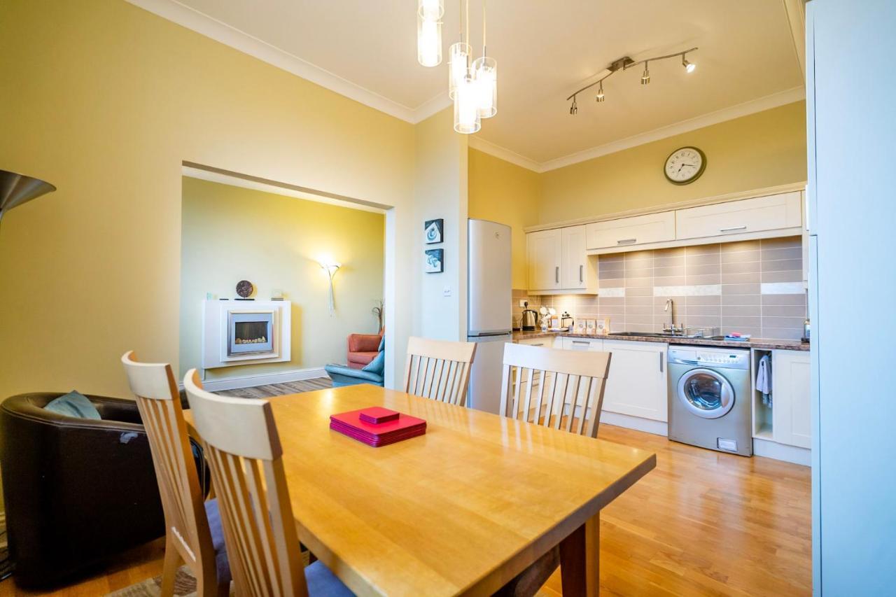 43 County House Apartment