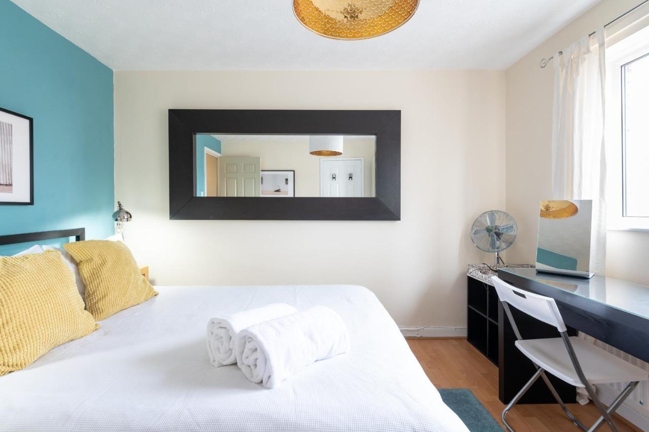 Pass The Keys Spacious Townhouse With 900 Mbps Wifi And Parking *