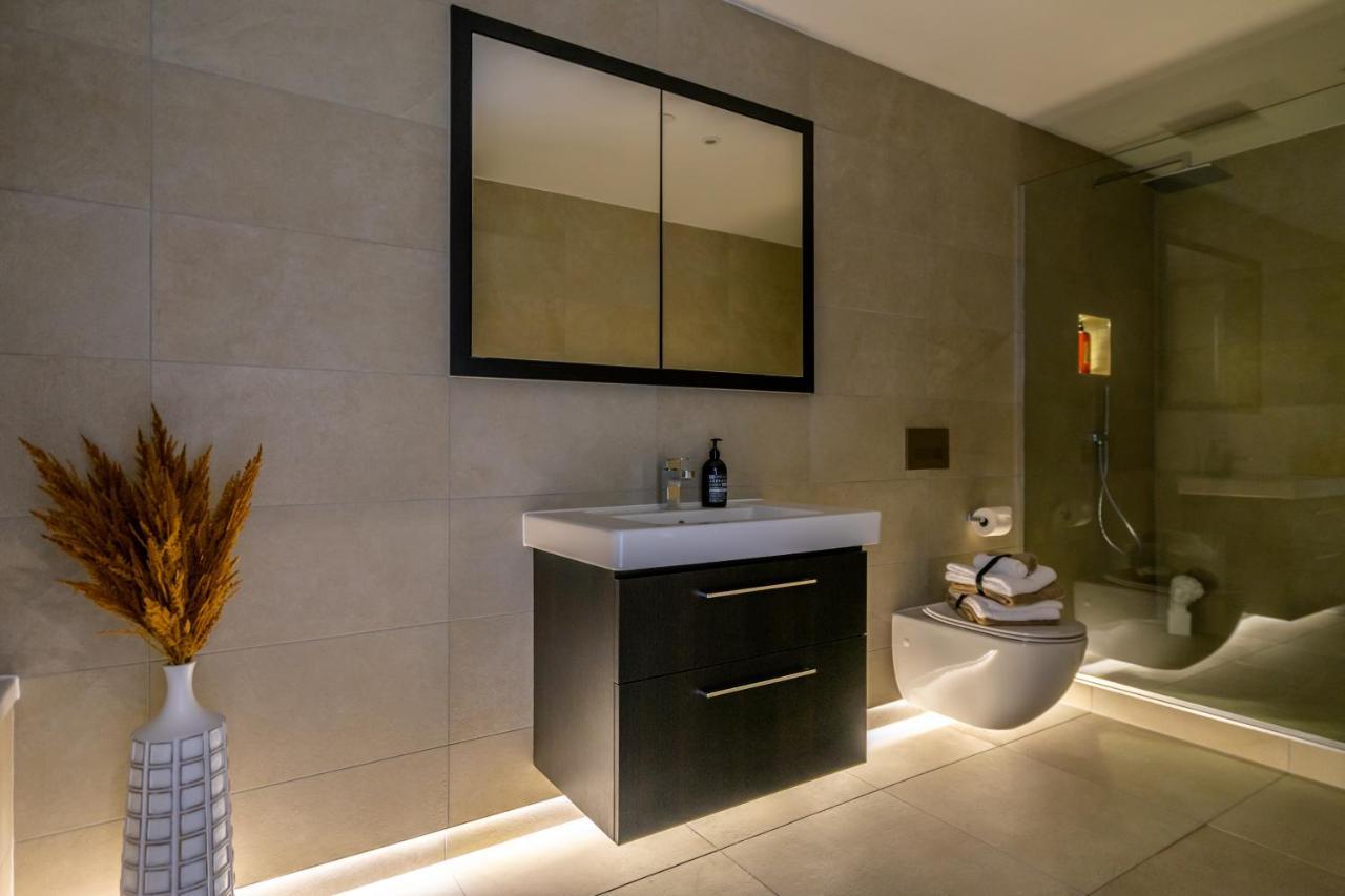 The Penthouse @ Ryedale House Apartment *