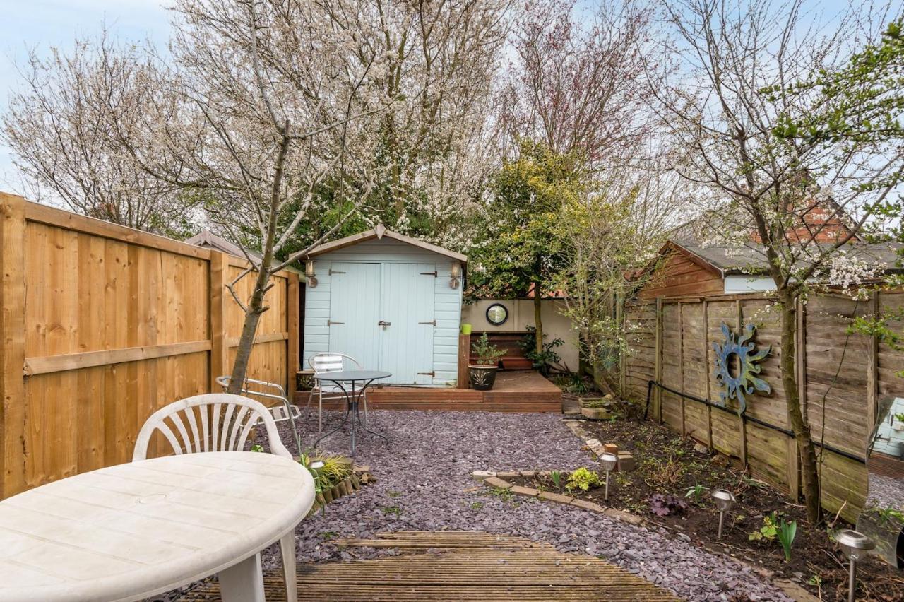 Pass The Keys Spacious Townhouse With 900 Mbps Wifi And Parking York