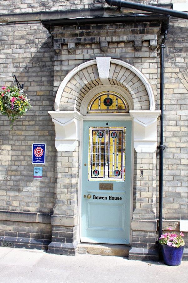 Bowen House 4*