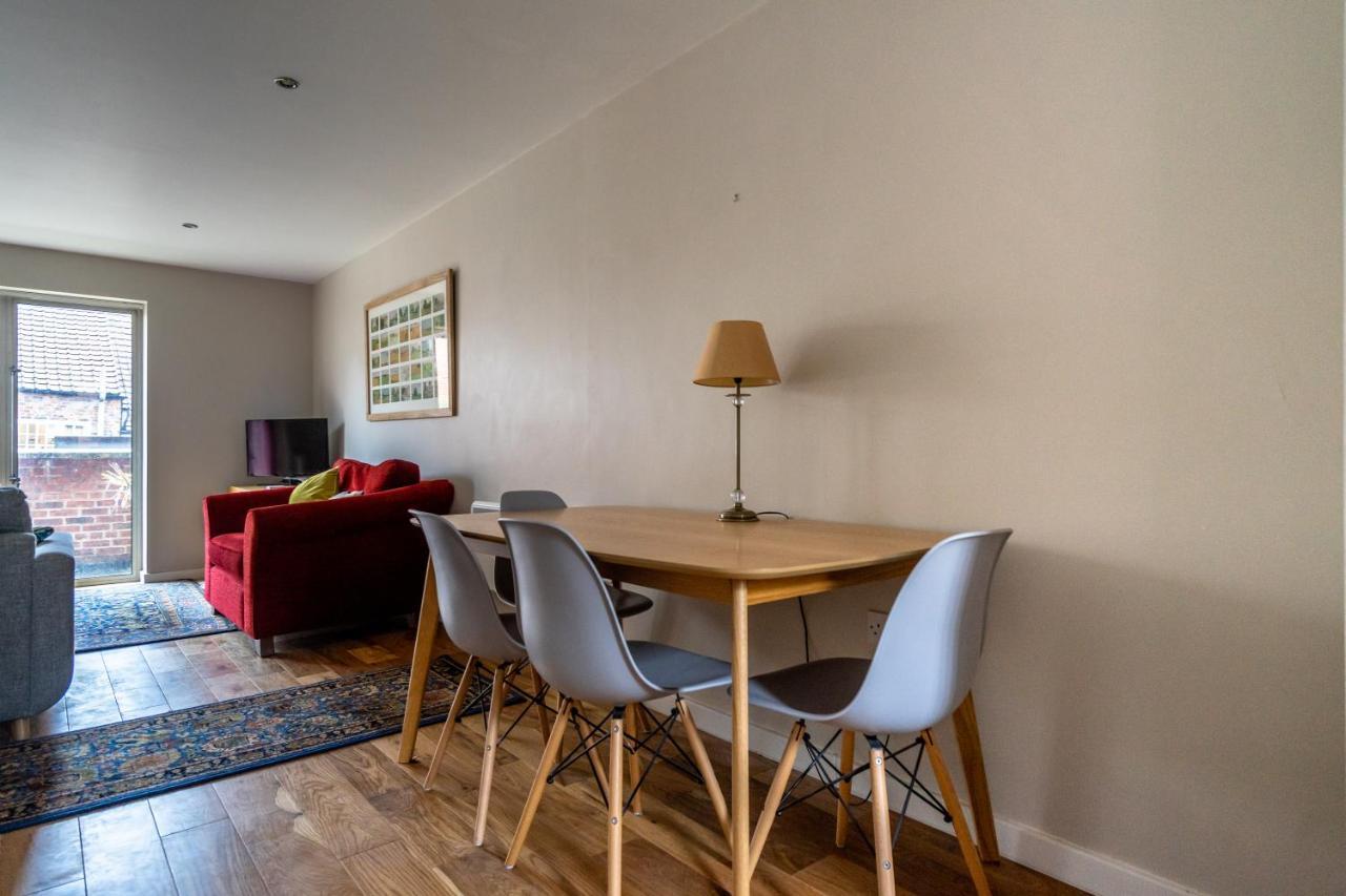 15 Stonegate Court York
