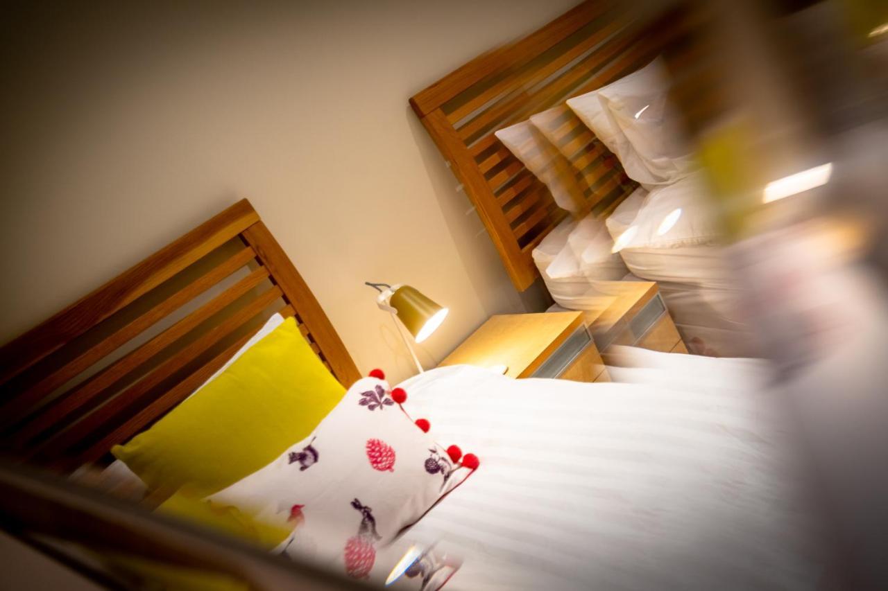 15 Stonegate Court Apartment *