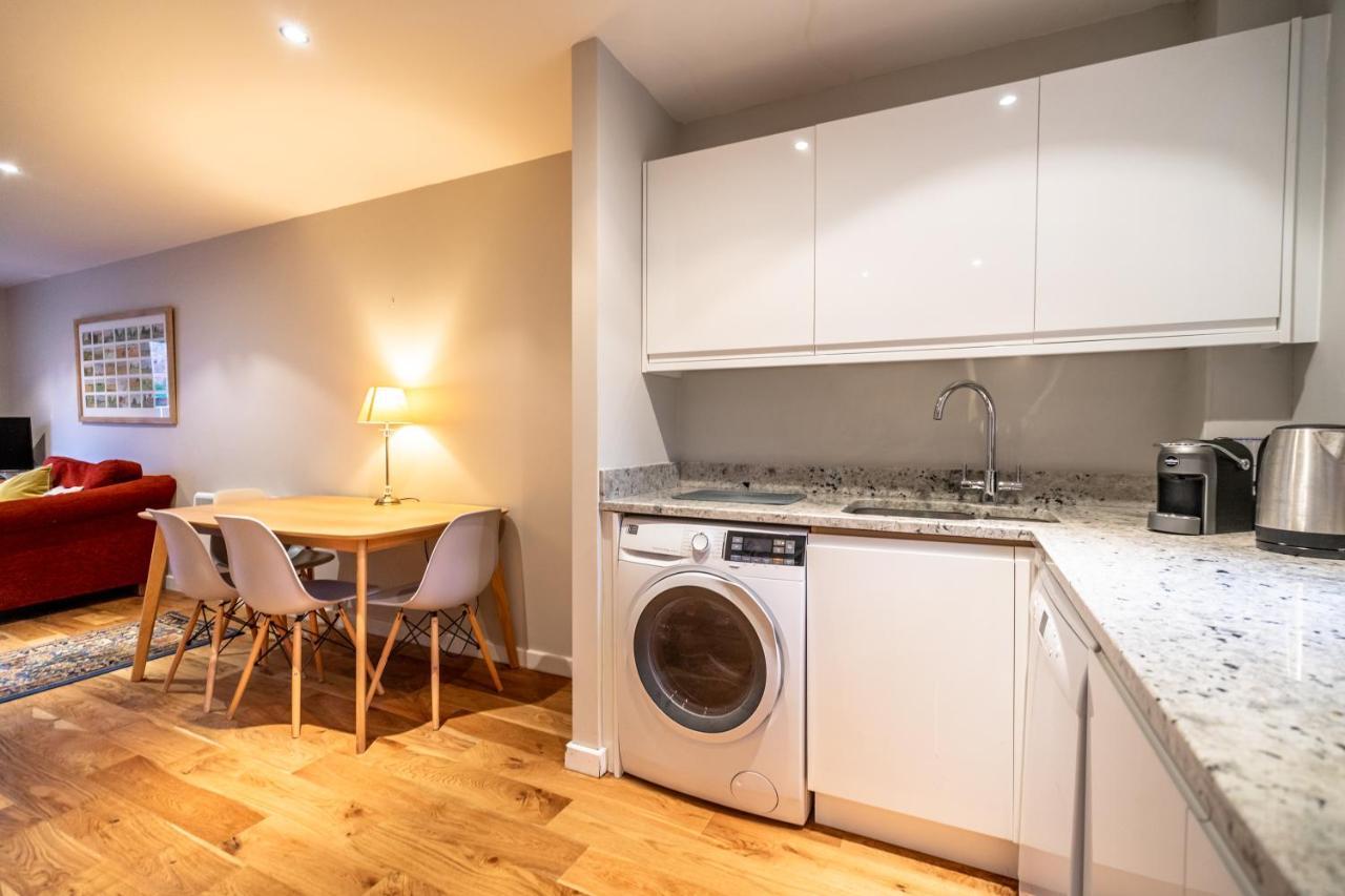 15 Stonegate Court Apartment *