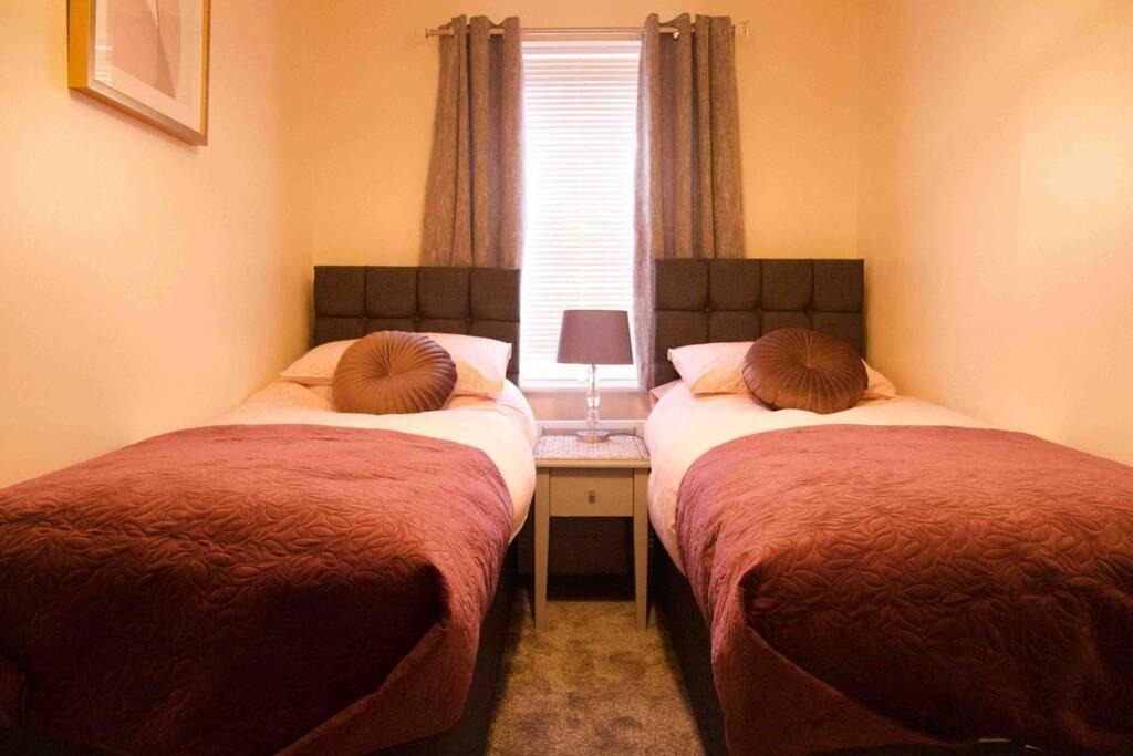 City Centre, Recently Renovated 2 Bedroom Flat Apartment
