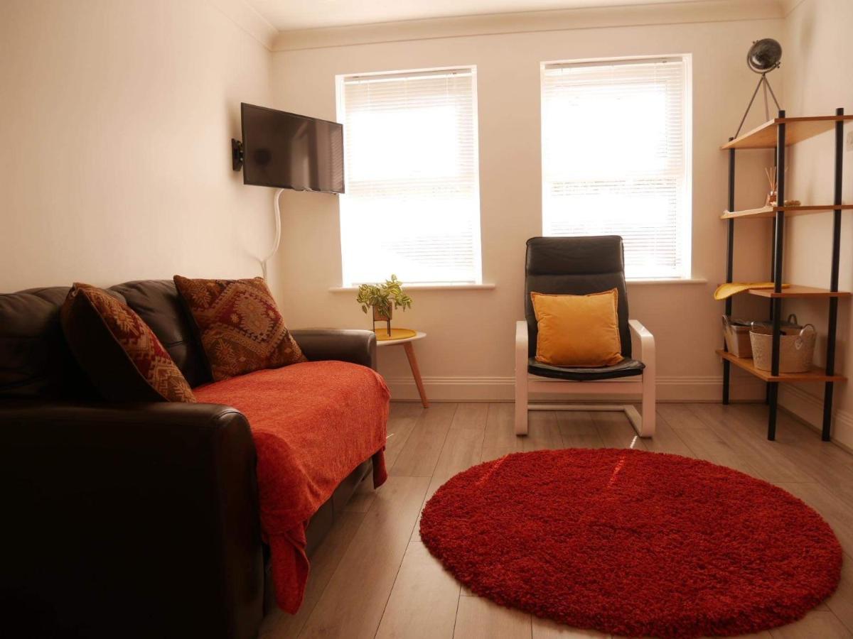City Centre, Recently Renovated 2 Bedroom Flat *