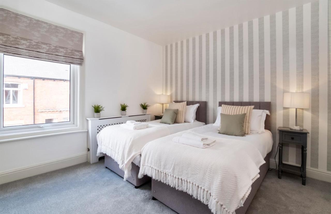 Amberley House, - With Hot Tub -free Parking *