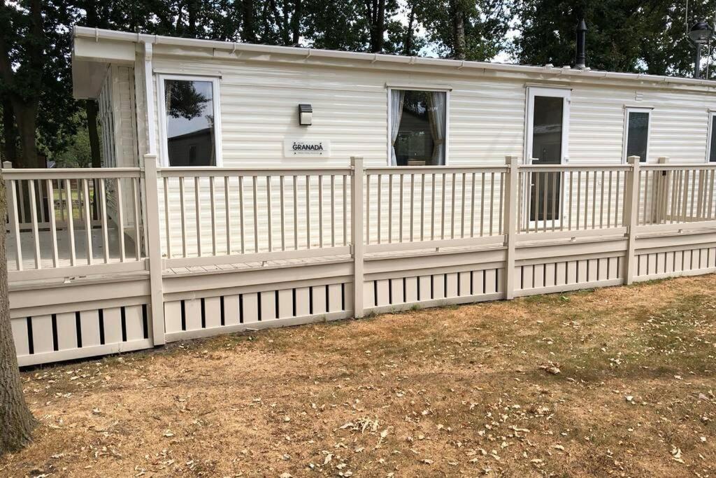 Modern Static Holiday Home Only 7 Miles From York Sleeps 6