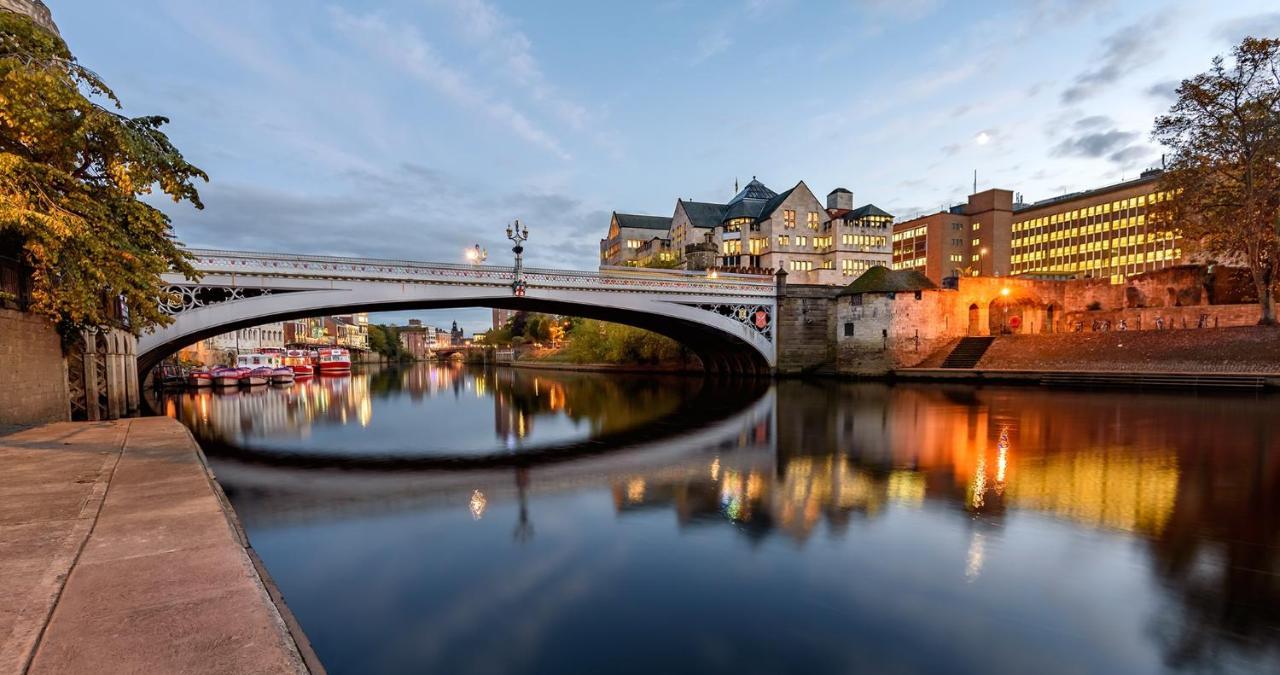 The Gillygate Gathering - Centre - Sleeps Up To 18 Apartment *
