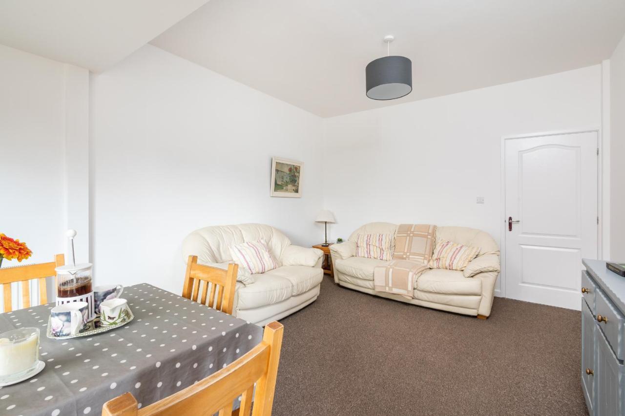 Beautiful House In The Pretty Village Of Skelton - Pass The Keys York