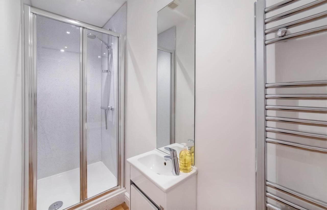 Henry Court 1 Apartment *