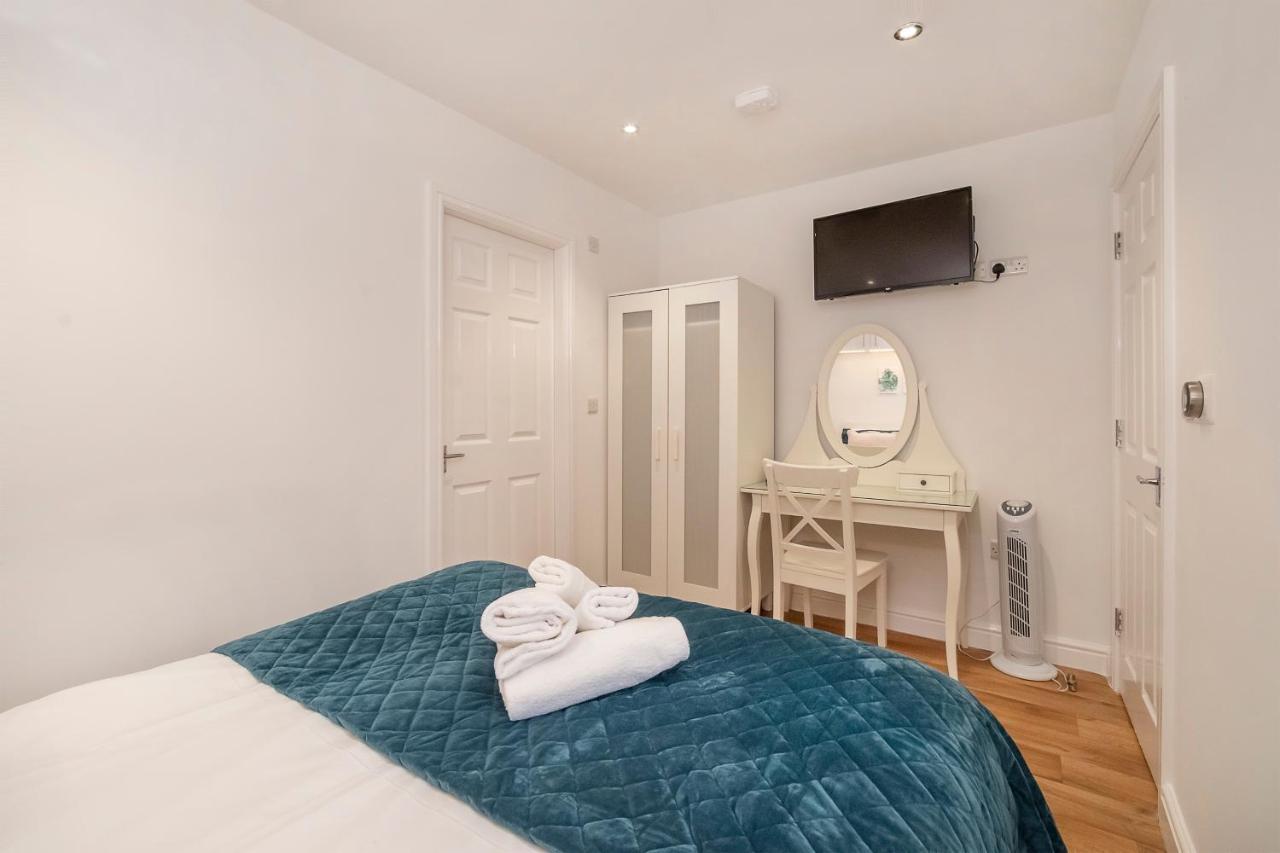 Henry Court 1 Apartment *