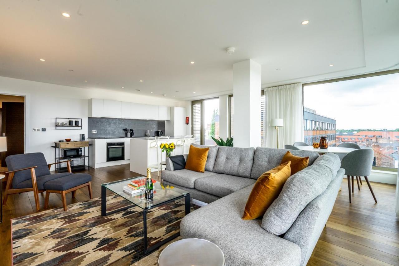 Tree Tops At Ryedale House Apartment *