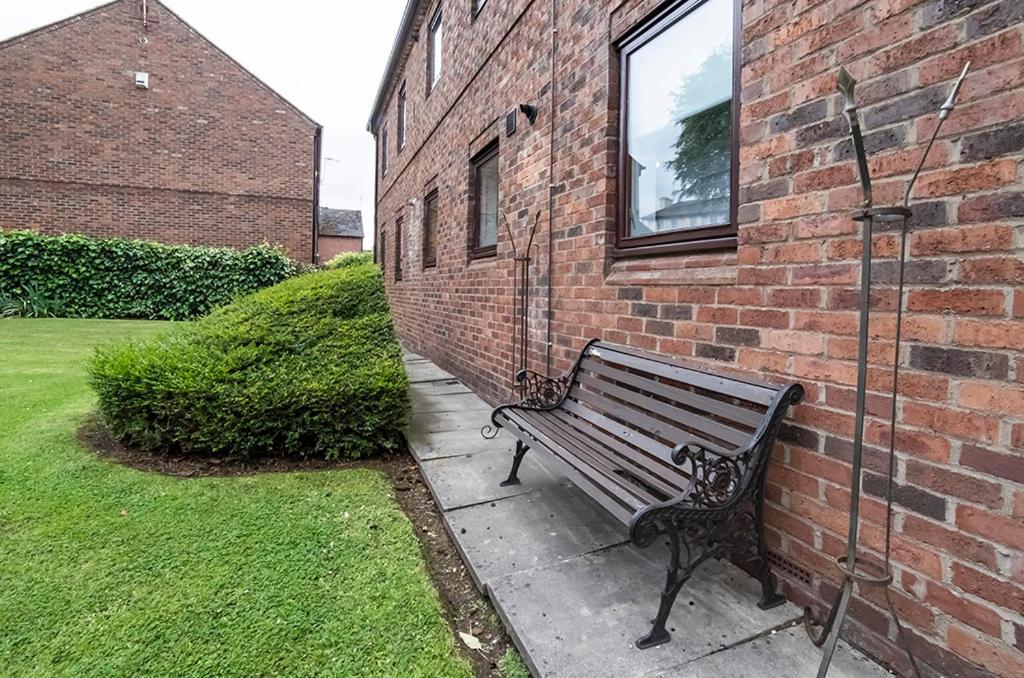 30 Fewster Way
