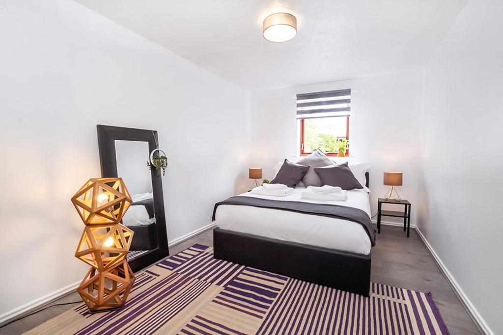 30 Fewster Way * York