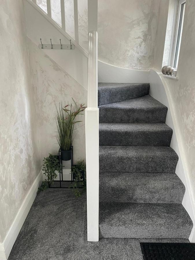 Stylish Hot Tub House With Free Parking! Holiday home York