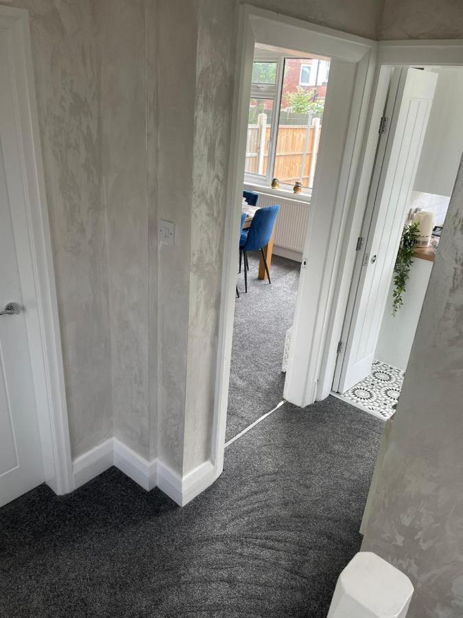Stylish Hot Tub House With Free Parking! *