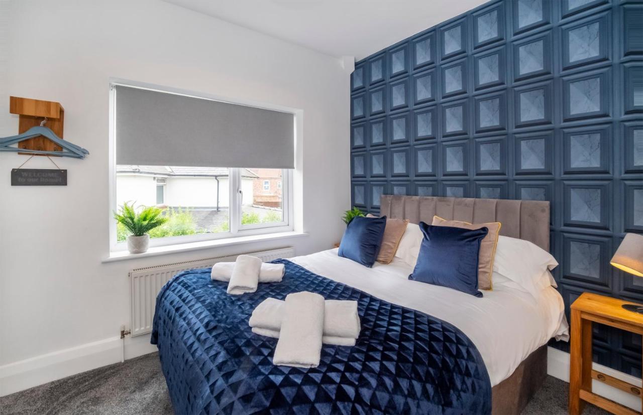 Stylish Hot Tub House With Free Parking! * York
