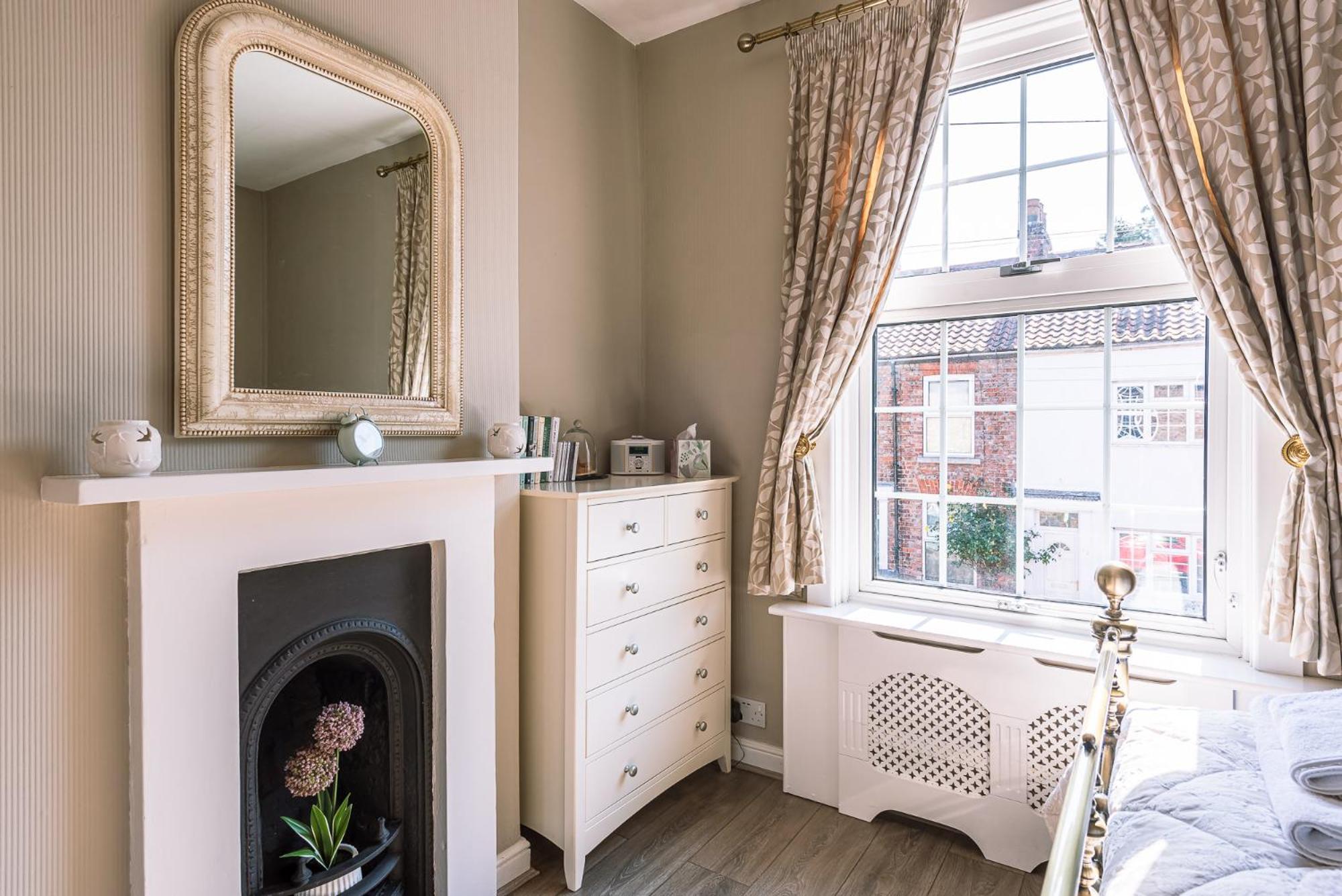 15 Brownlow Street * York