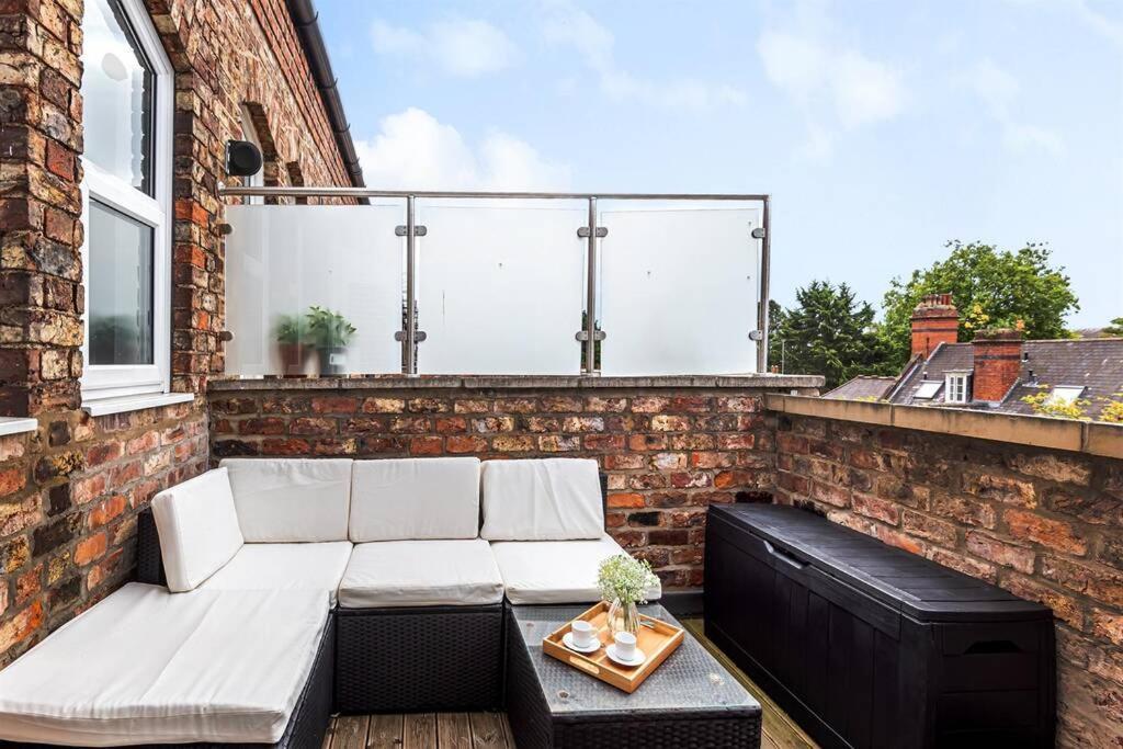 Apartment Locket - Cosy With Balcony York