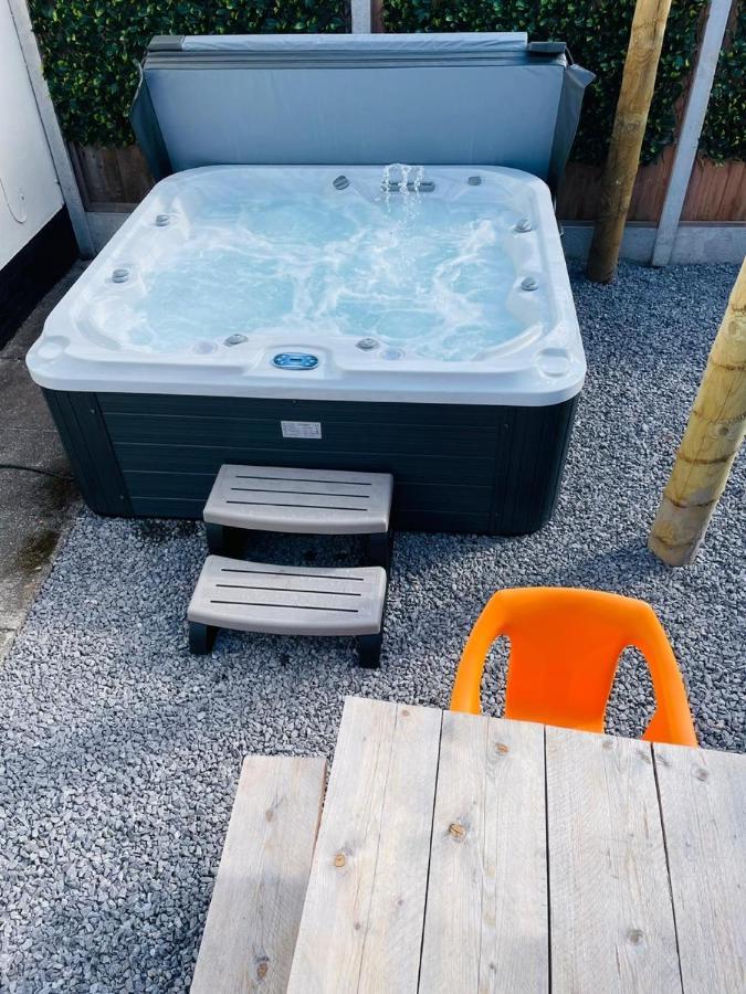 Stylish Hot Tub House With Free Parking! * York