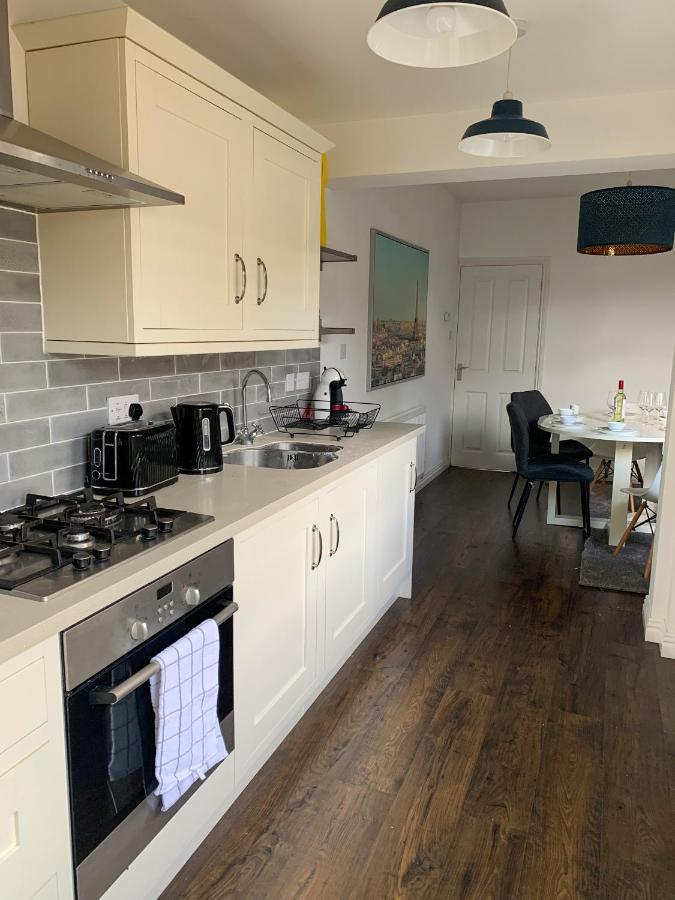 The Kensingston - Quaint Victorian With Free Parking Apartment *