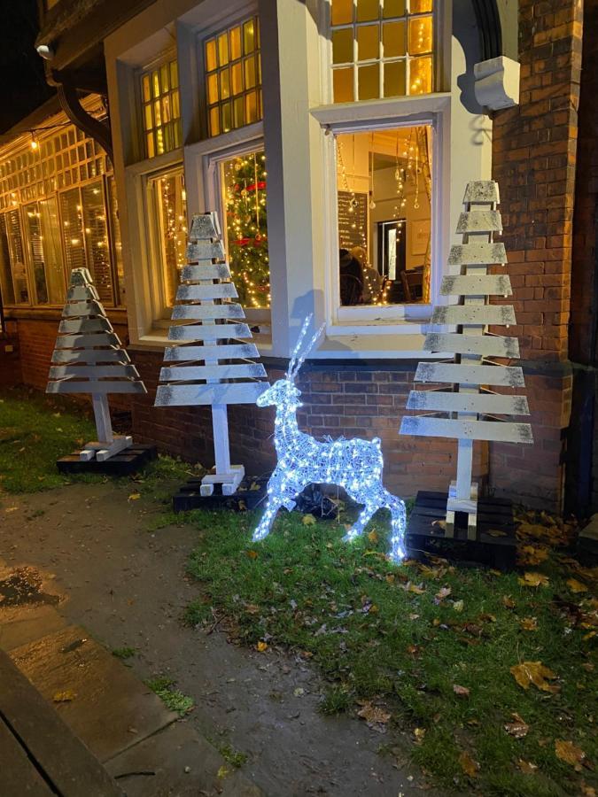 The At Carlton Tavern Free Parking Lodge *