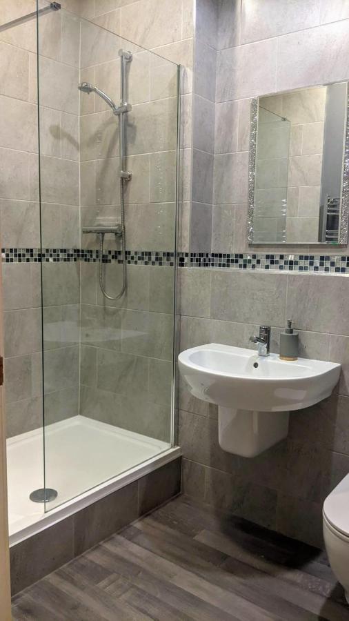 Apartment #huge Master #self Check In #very Central!!! *