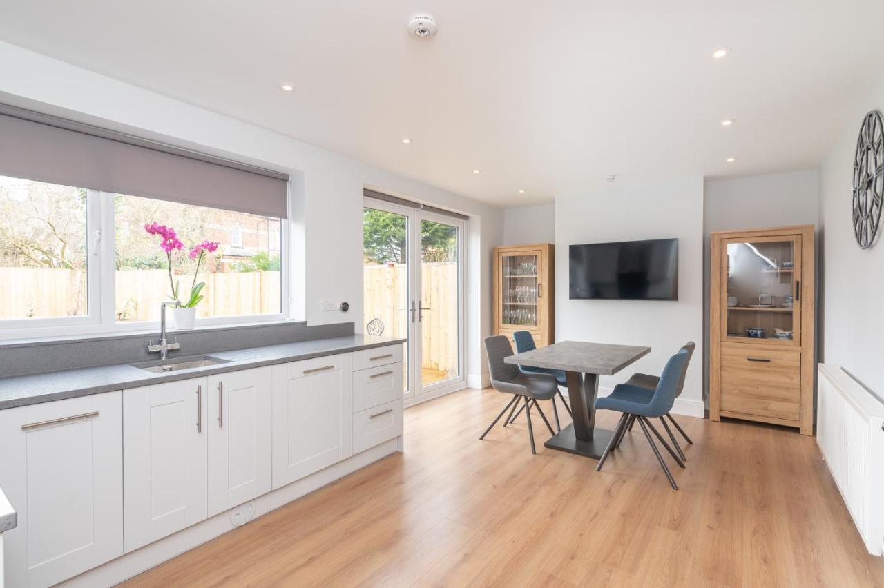 Luxurious Modern House With Garden - Pass The Keys Holiday home