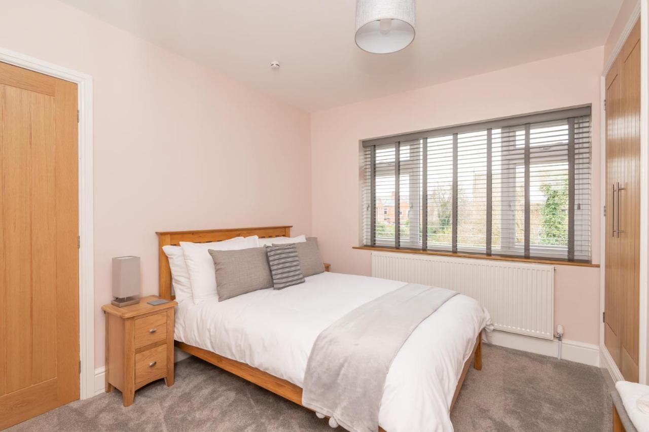 Holiday home Luxurious Modern House With Garden - Pass The Keys York