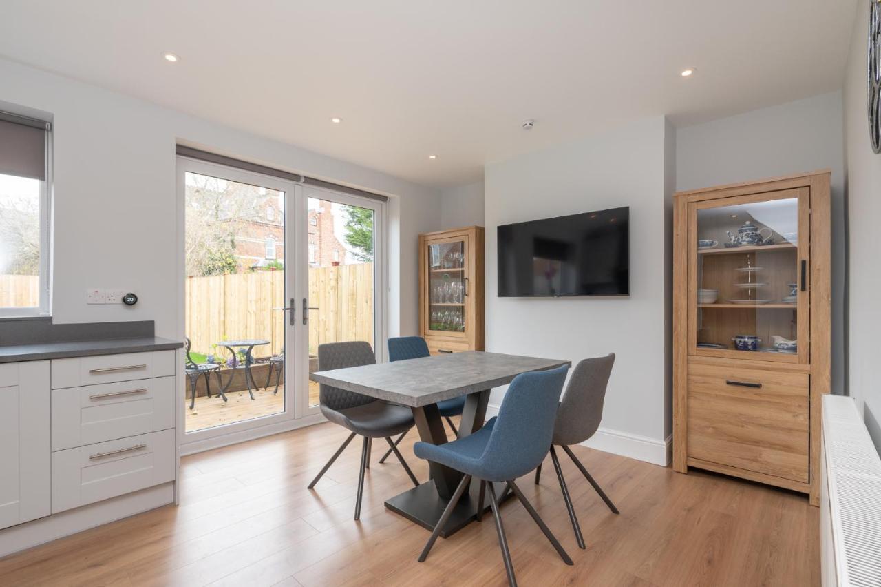 Holiday home Luxurious Modern House With Garden - Pass The Keys York