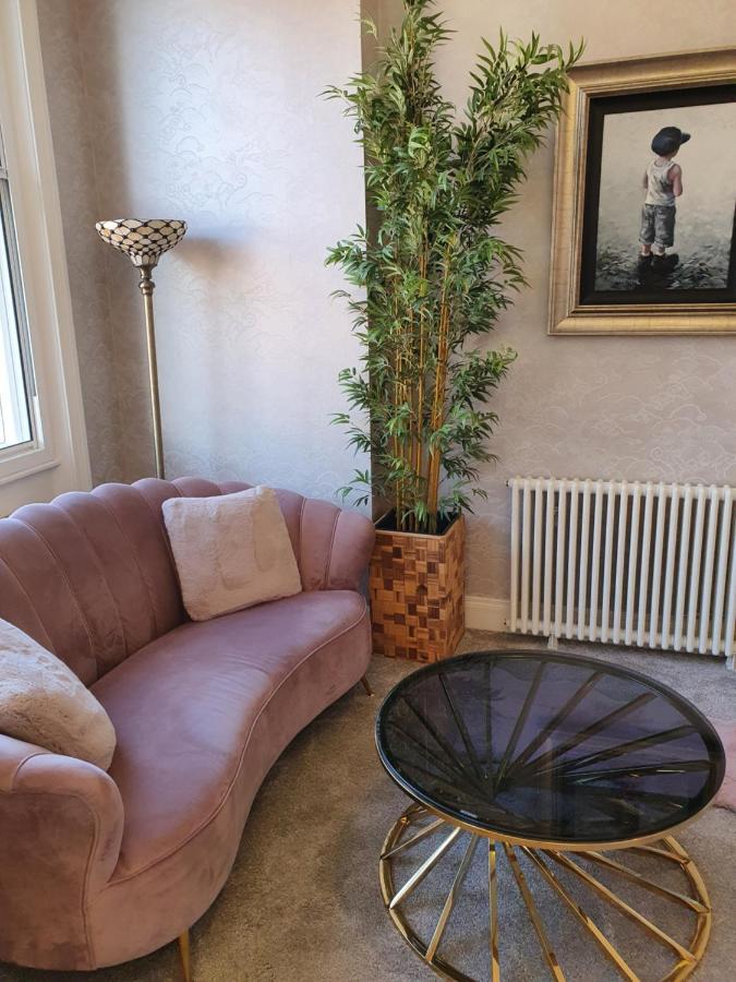 6 Rowntree House Apartment