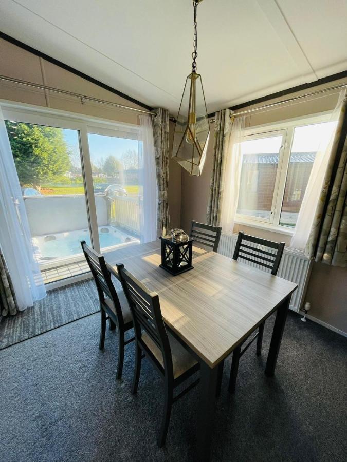 Holiday home Gleneagles With Hot Tub York