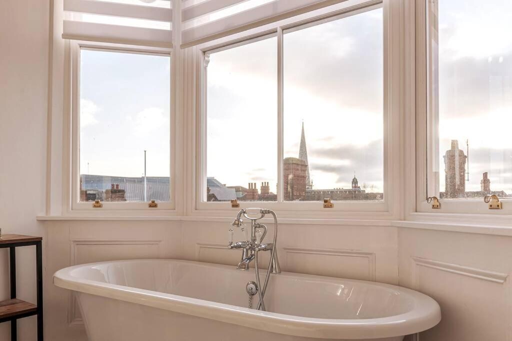 Luxury Rowntree House Across From The Shambles * York
