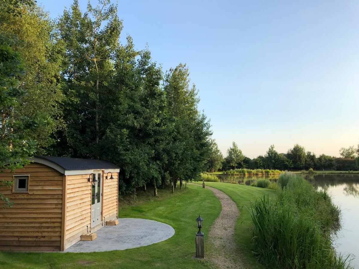 Luxury Shepherds Hut - The Sweet Pea By The * York