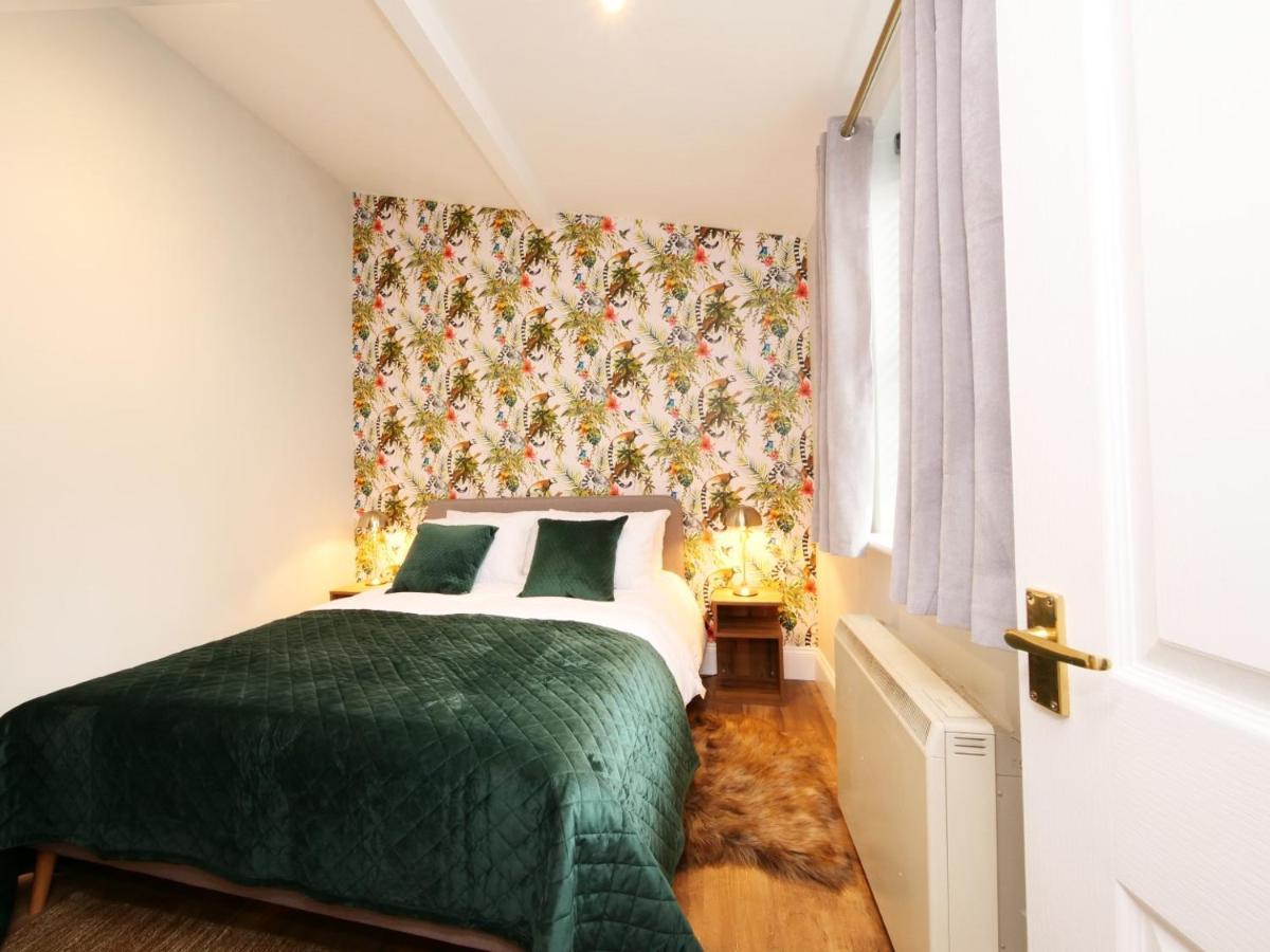 The Holgate Snug York