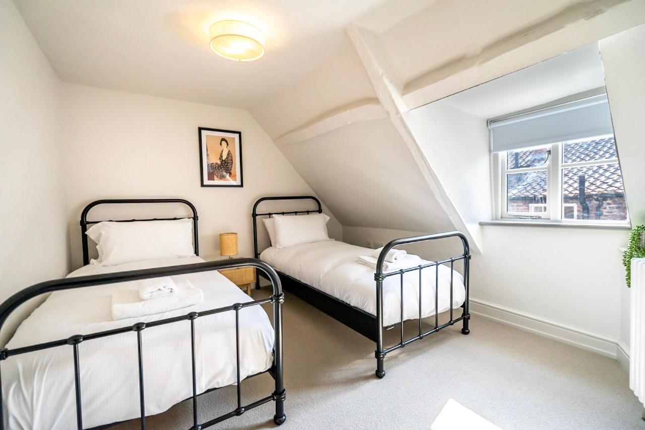 5 Precentors Court * York