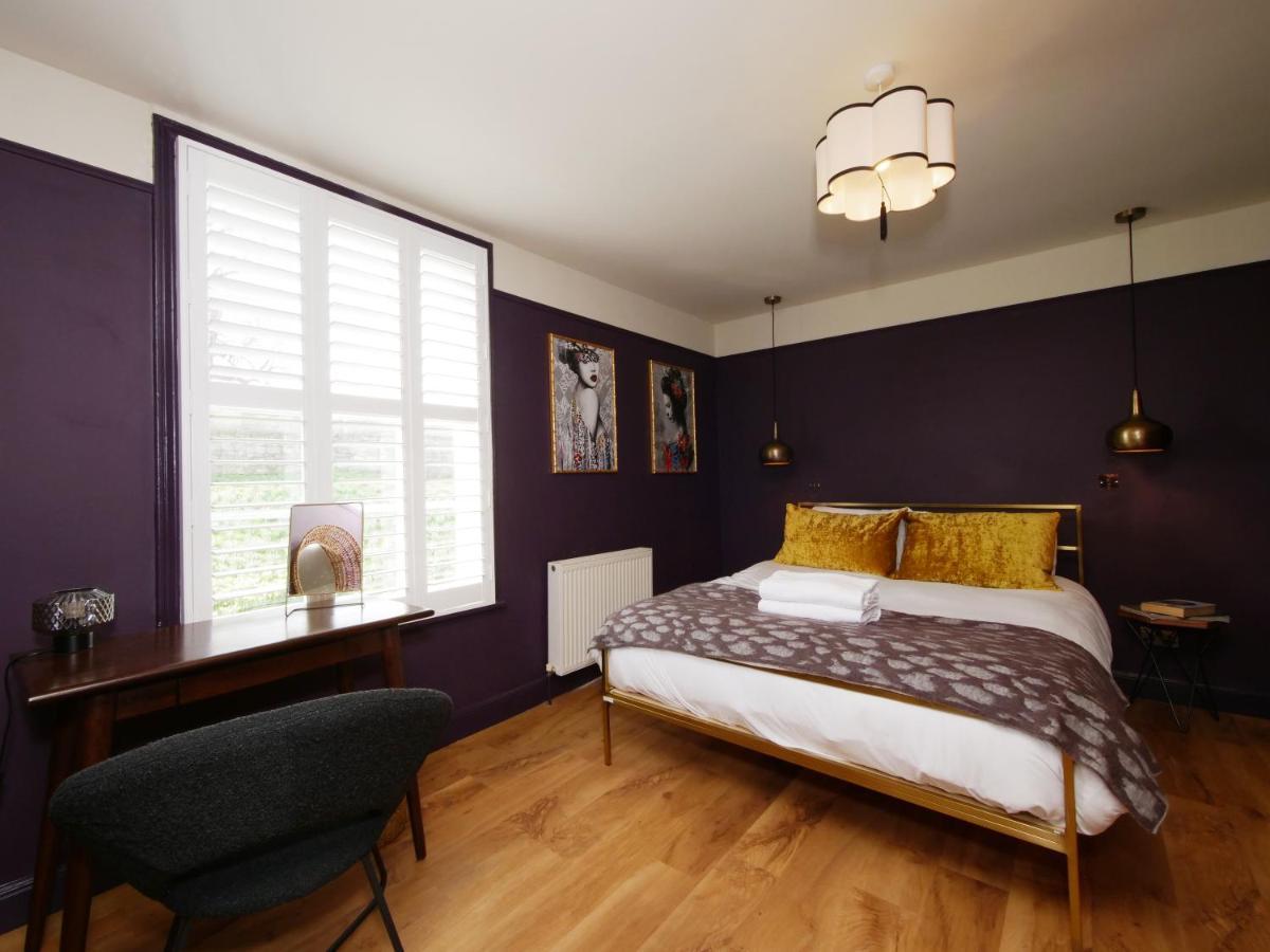 Bar Cottage-city Views-sleeps 5 York