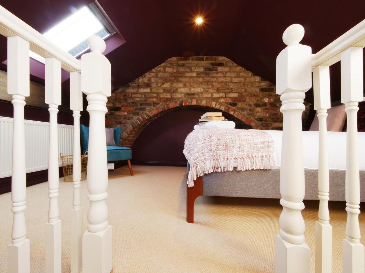 Bar Cottage-city Views-sleeps 5 York