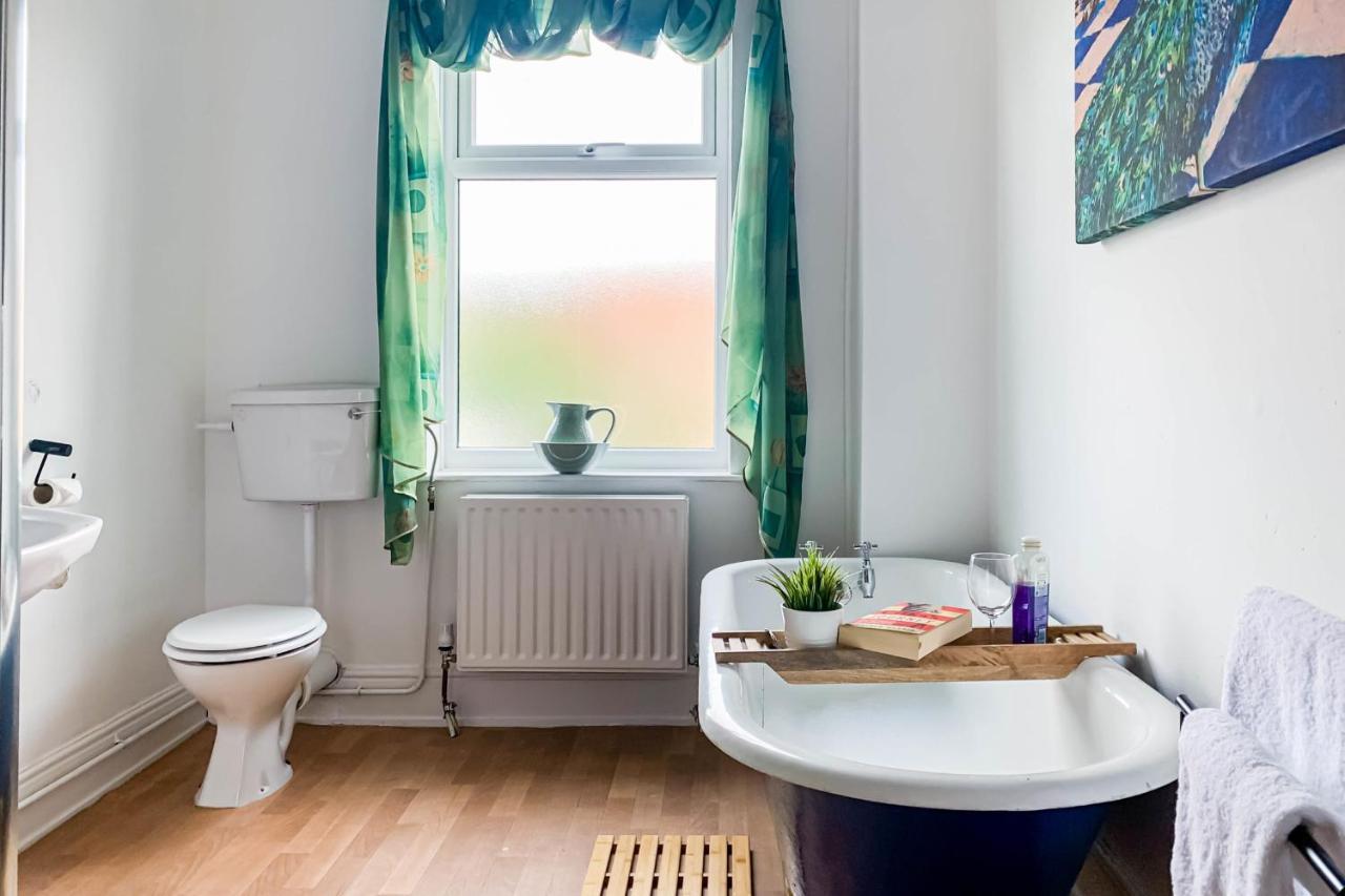 The Groves - Quaint Victorian - Free Parking Holiday home York