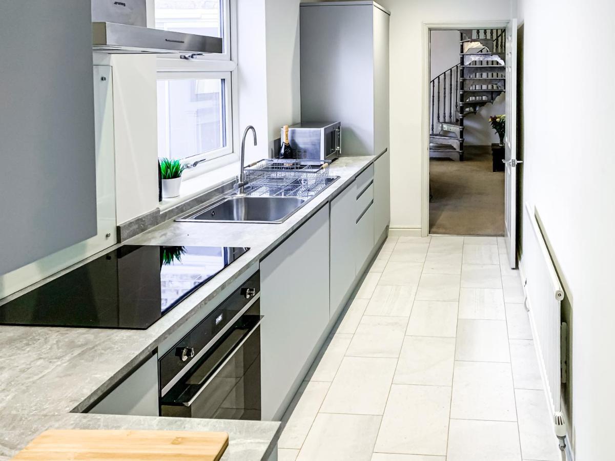 The Vines - Stunning Period With Free Parking Apartment
