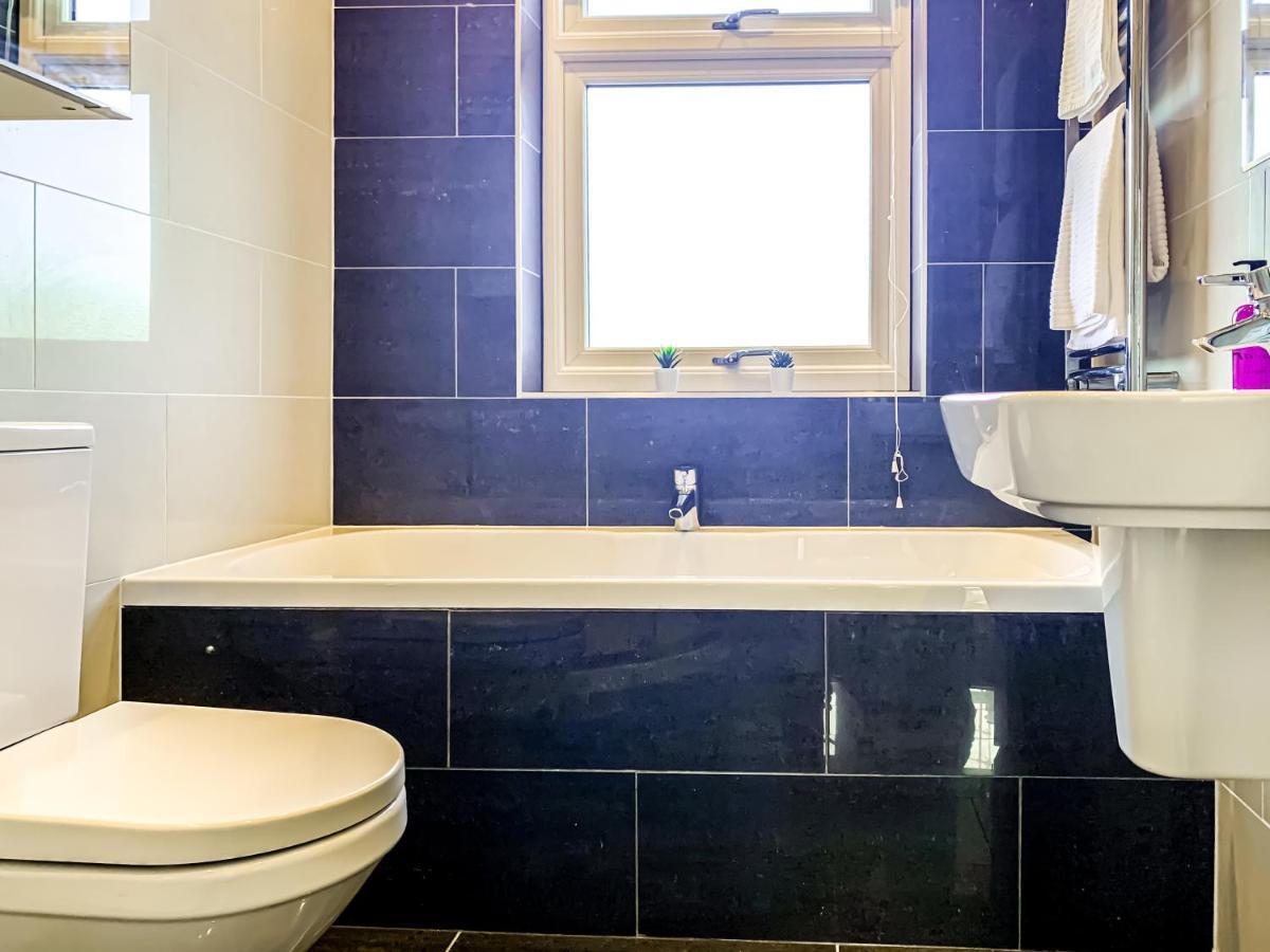 The Vines - Stunning Period With Free Parking Apartment *